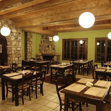 Отель Plastiras Hotel 2*