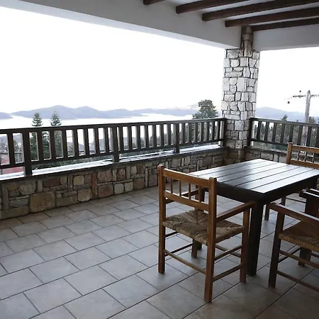 Отель Plastiras Hotel 2*